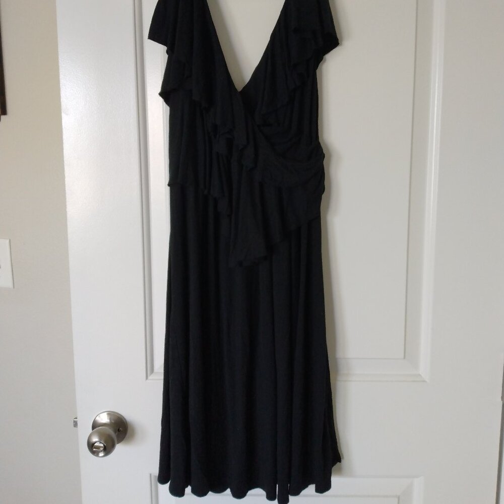 Liz Lange MATERNITY for Target black dress
